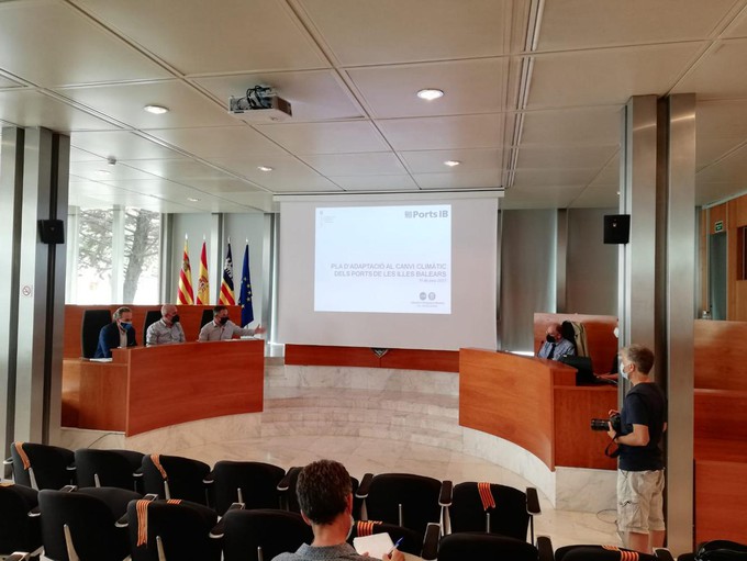 El puerto de Sant Antoni tendra que planificar actuaciones contra la inestabilidad que podria provocar el aumento del nivel del mar