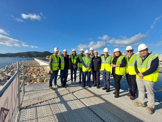 Las obras de refuerzo del dique del puerto de Cala Rajada entran en la fase final mientras avanza la reordenacion de espacios y usos