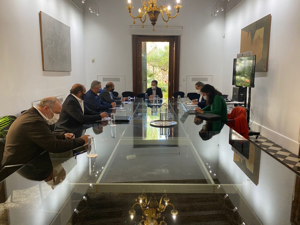 Ports IB amplia las bonificaciones al sector nautico pescadores y terrazas e incluye a los restaurantes y locales comerciales ubicados en sus puertos