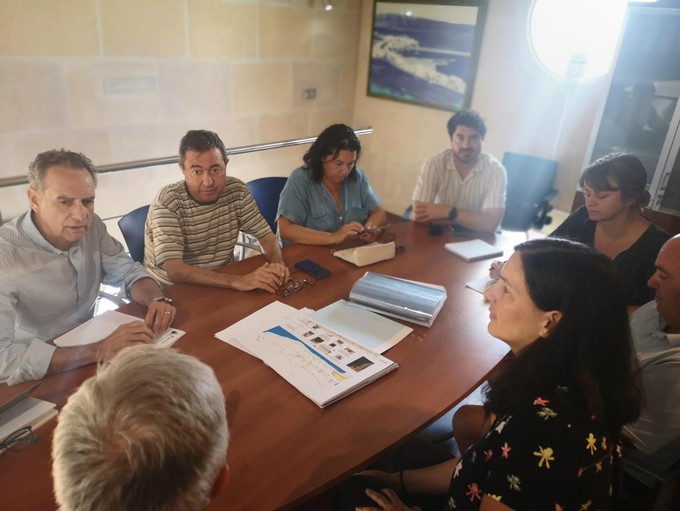 Ports IB y el ayuntamiento des Mercadal coordinan las tareas de ambito municipal incluidas en las obras del puerto de Fornells